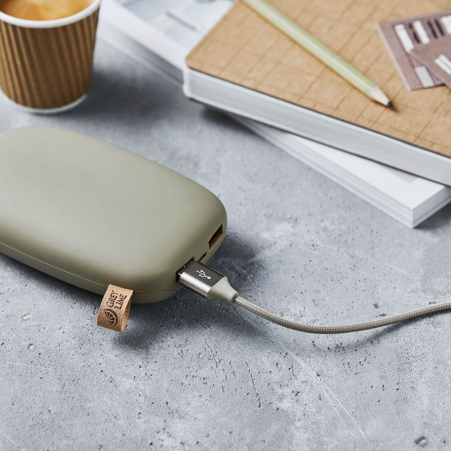 https://cdn.shopify.com/s/files/1/0950/5387/3523/files/c21al1m02-greylime-braided-usb-a-to-lightning-cable-beige-1-m_04.jpg?v=1759751900