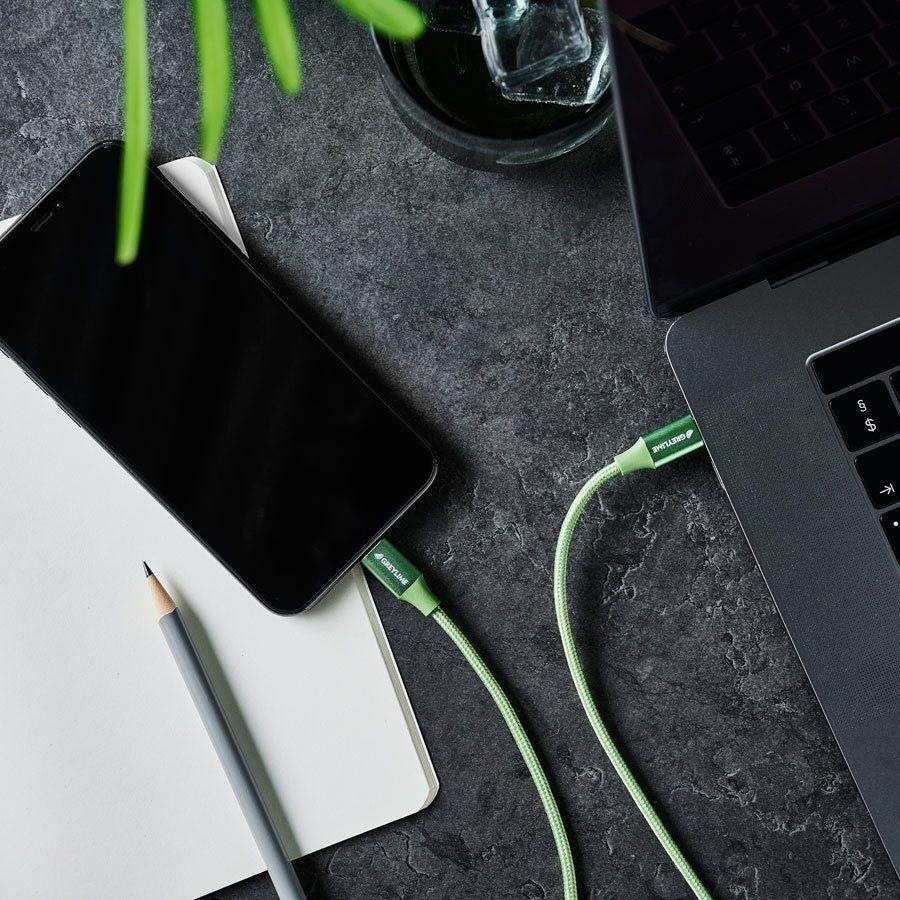 https://cdn.shopify.com/s/files/1/0950/5387/3523/files/c21cc1m03-greylime-braided-usb-c-to-usb-c-cable-groen-1-m_04.jpg?v=1759751855