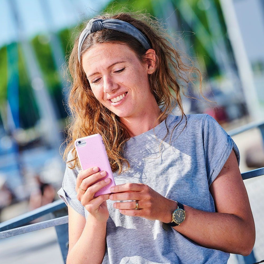 https://cdn.shopify.com/s/files/1/0950/5387/3523/files/greylime-iphone-6-7-8-se-biodegradable-cover-pink-coip67805-v5.jpg?v=1759751276