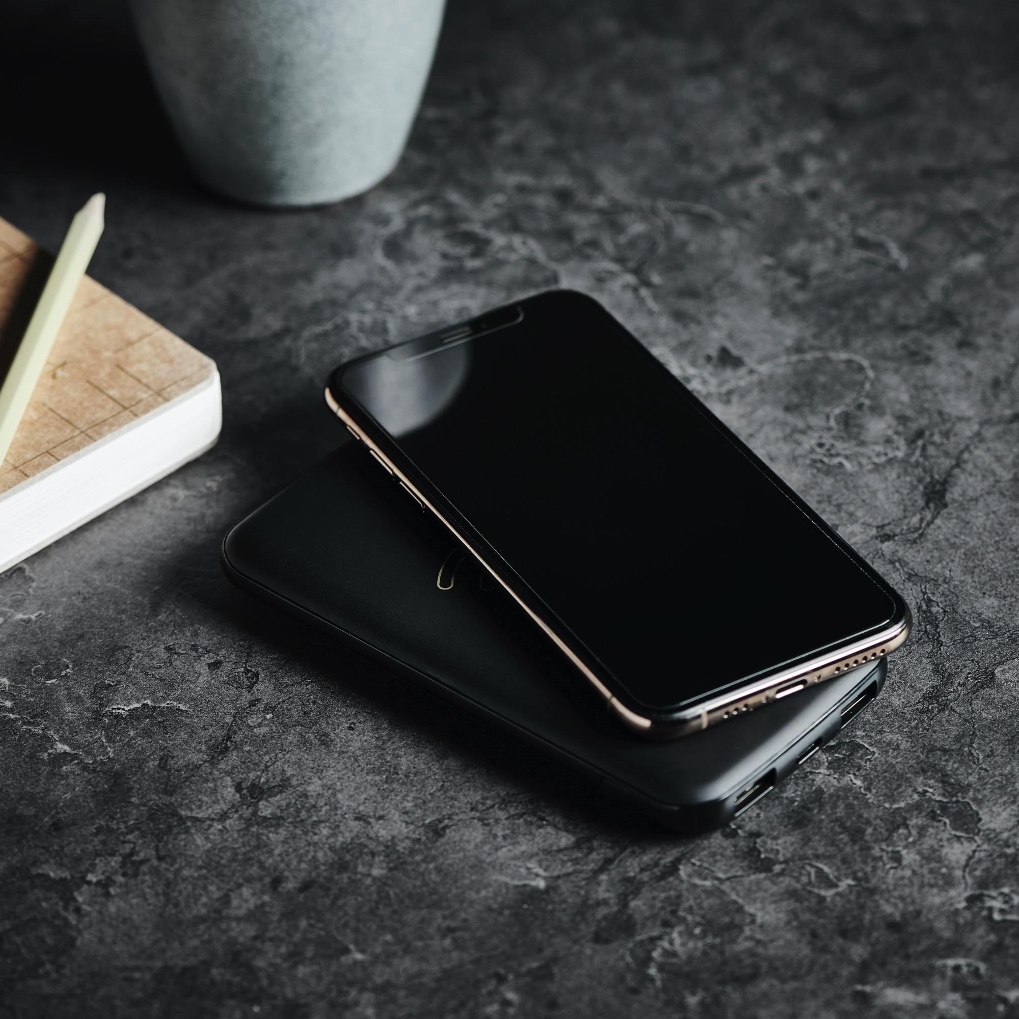 https://cdn.shopify.com/s/files/1/0950/5387/3523/files/greylime-tradlos-powerbank-3-1.jpg?v=1759748205