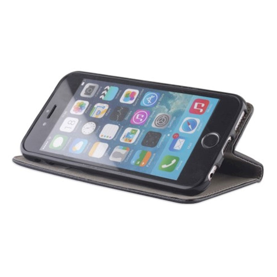 https://cdn.shopify.com/s/files/1/0950/5387/3523/files/gsm173036-forever-wallet-cover-til-iphone-15-sort-2.jpg?v=1759744775