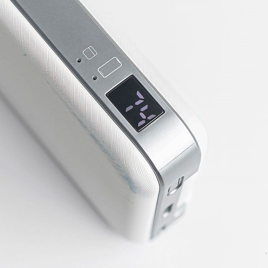 https://cdn.shopify.com/s/files/1/0950/5387/3523/files/gsm184922-forever-matb-300-10-000-mah-3-i-1-magsafe-powerbank-hvid-7.jpg?v=1759552825