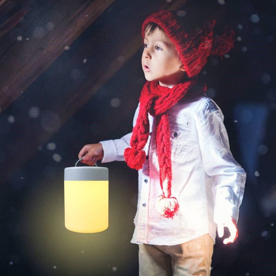 https://cdn.shopify.com/s/files/1/0950/5387/3523/files/lbbl01_lippa-baby-natlamp-med-farver-touch-funktion-og-batteri-hvid-4.jpg?v=1759745651