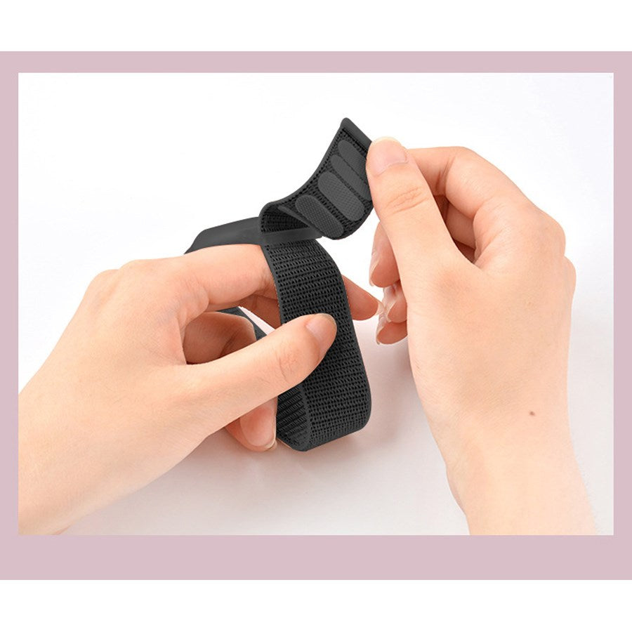 https://cdn.shopify.com/s/files/1/0950/5387/3523/files/lpcover0021_lippa-nylon-wrist-band-for-kids-and-elderly-black-3.jpg?v=1759552763