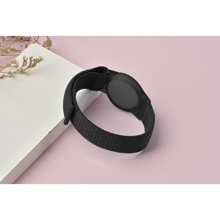 https://cdn.shopify.com/s/files/1/0950/5387/3523/files/lpcover0021_lippa-nylon-wrist-band-for-kids-and-elderly-black-5.jpg?v=1759552763