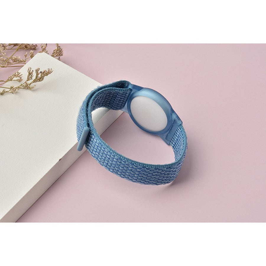 https://cdn.shopify.com/s/files/1/0950/5387/3523/files/lpcover0022_lippa-nylon-wrist-band-for-kids-and-elderly-blue-2.jpg?v=1759552736