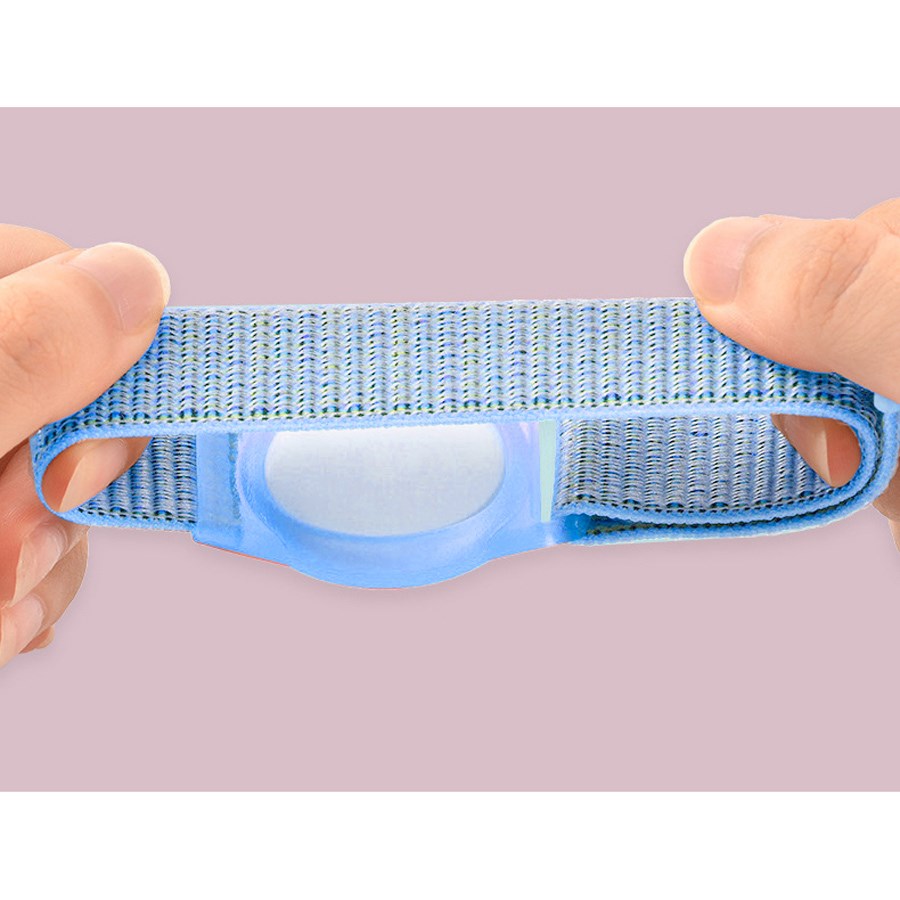 https://cdn.shopify.com/s/files/1/0950/5387/3523/files/lpcover0022_lippa-nylon-wrist-band-for-kids-and-elderly-blue-5.jpg?v=1759552736