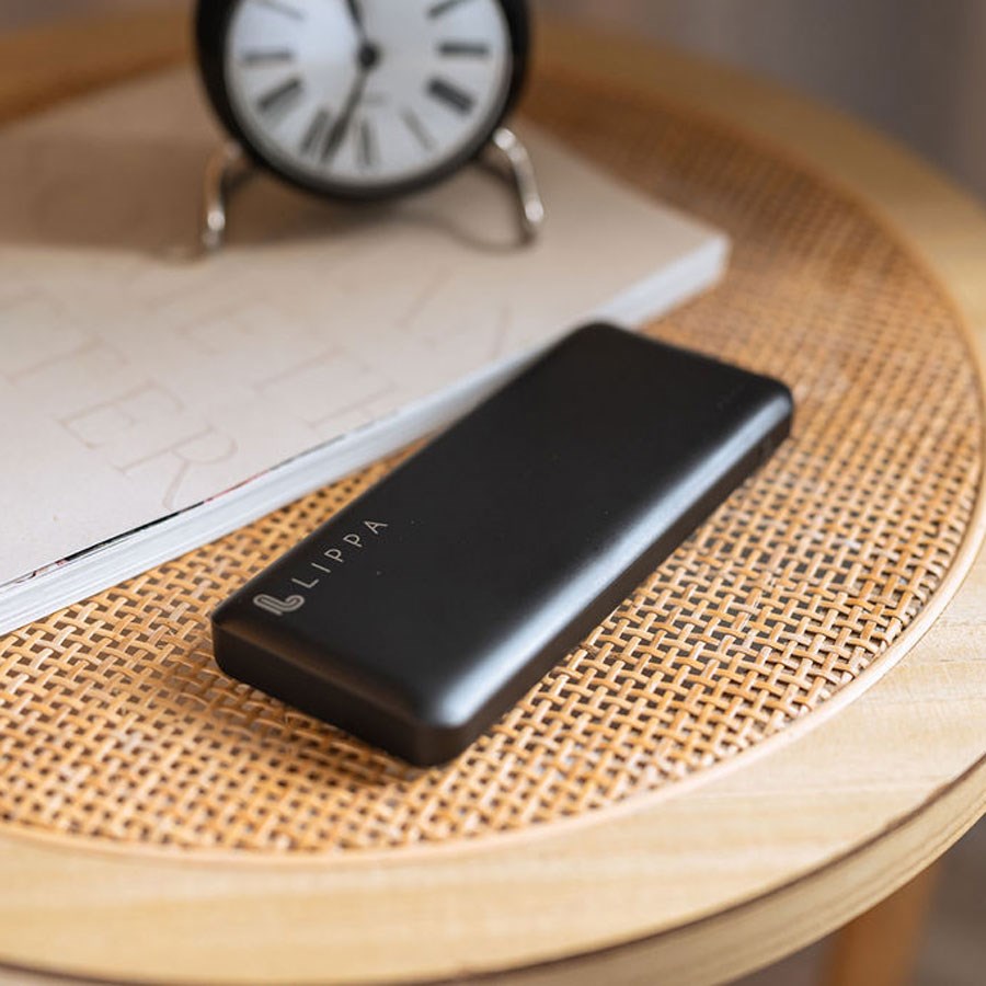https://cdn.shopify.com/s/files/1/0950/5387/3523/files/lppb26800fc_lippa_26800_mah_powerbank_45w_usb-c_pd_og_qc_usb-a_output__sort_3.jpg?v=1770172868