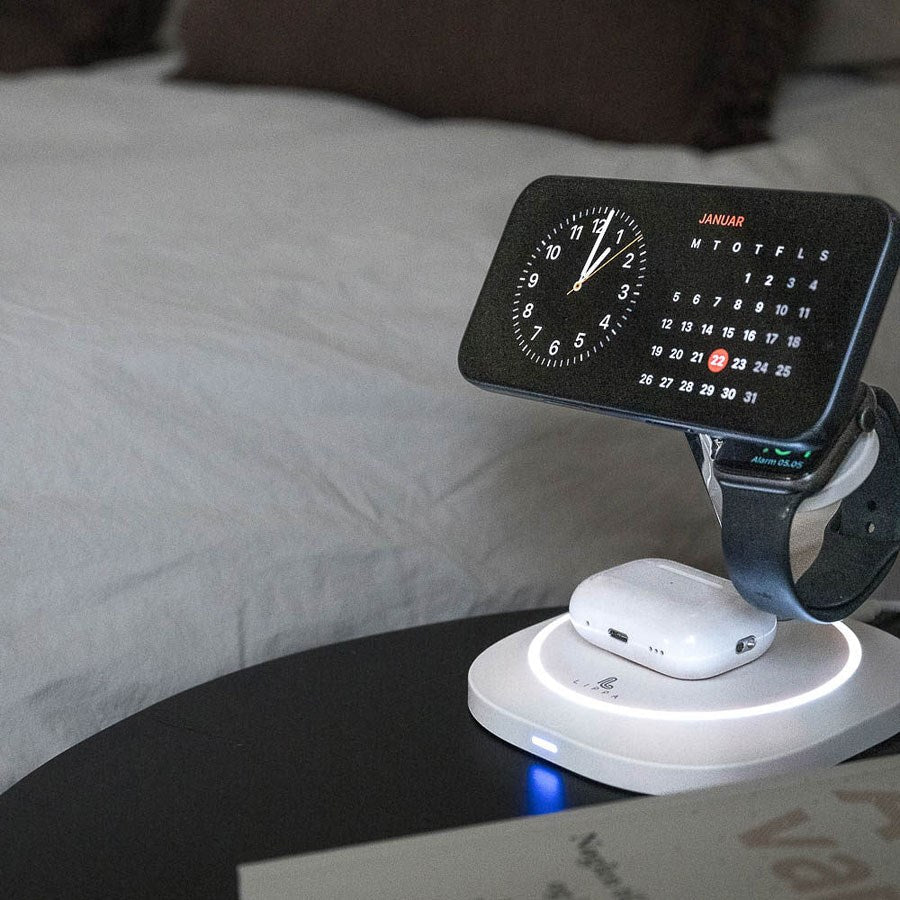 https://cdn.shopify.com/s/files/1/0950/5387/3523/files/lpwcs02_lippa-3-in-1-15w-wireless-charger-stand-white-9.jpg?v=1770171911