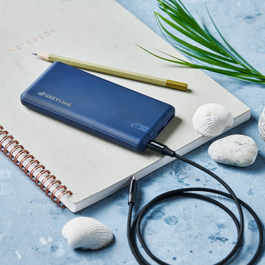 https://cdn.shopify.com/s/files/1/0950/5387/3523/files/p104401-greylime-ocean-10-000-mah-powerbank-deep-blue-4.jpg?v=1759745525