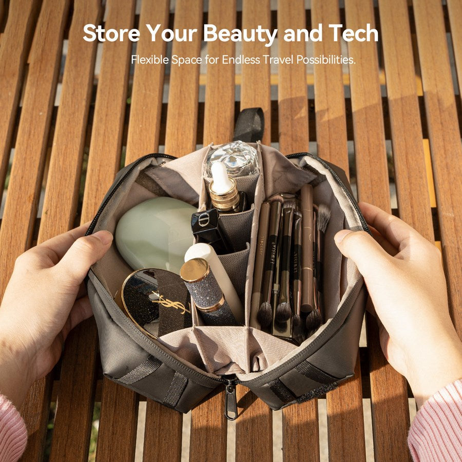 https://cdn.shopify.com/s/files/1/0950/5387/3523/files/s6-prc-08-tdj_telesin-universal-portable-storage-bag-for-dji-pocket3-6.jpg?v=1759552387